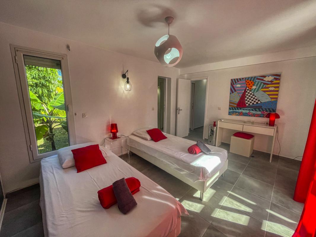 33.Location villa piscine Saint François Guadeloupe_chambre enfants
